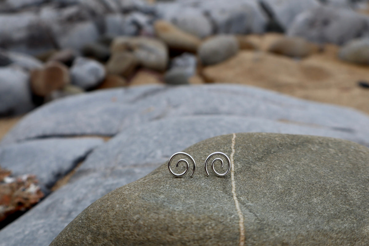 Mini Whirl Studs