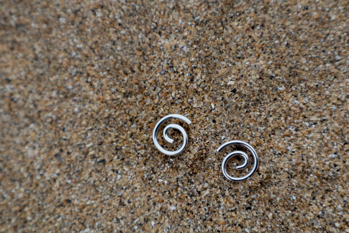 Mini Whirl Studs